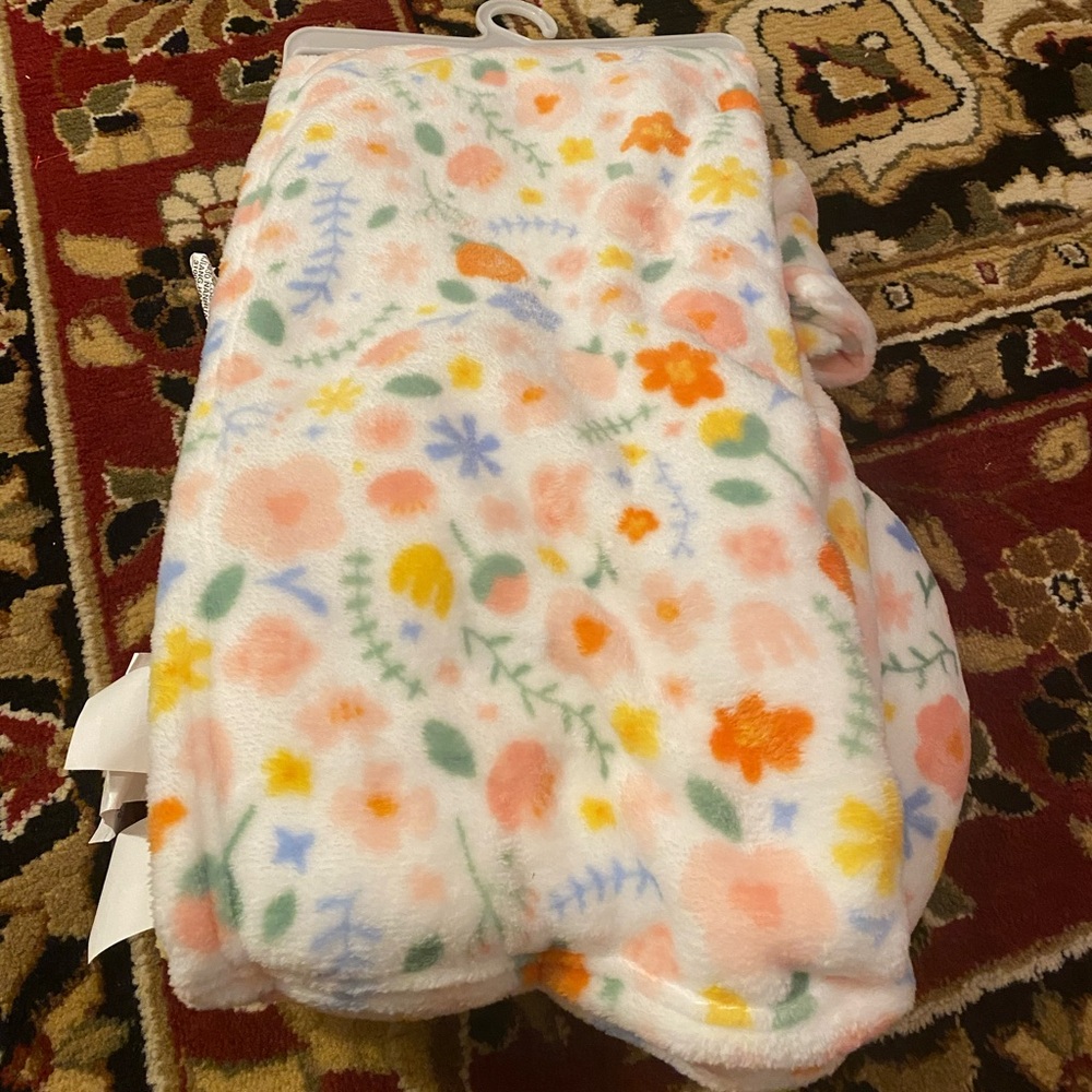 Llama Baby Blanket Travel Set with Floral Design - Picture 3 of 3